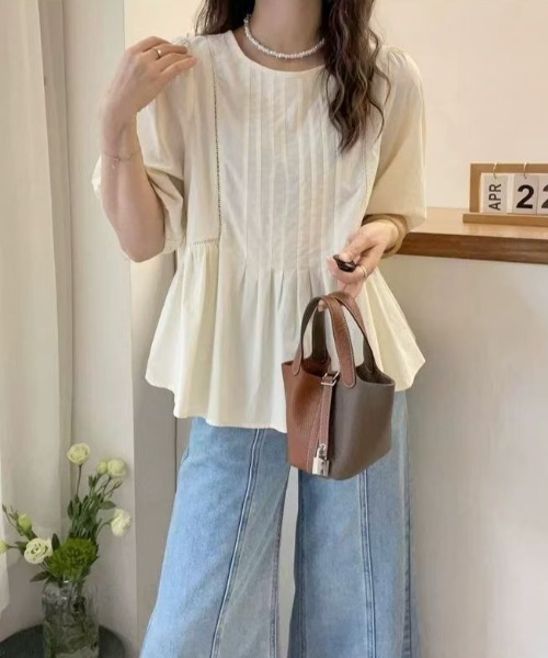 AMAJI(アマジ)の「パフスリーブ ギャザー ラウンドネック ブラウス(シャツ/ブラウス・レディース・ライトブルー/ベージュ/ライトピンク・LARGE/X-LARGE)」の2枚目の写真