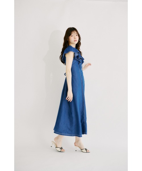 tocco closet(トッコ クローゼット)の「ボウタイリボン付きラッフルスリーブライトデニムワンピース(ワンピース・レディース・インディゴブルー/ブラック・M)」の21枚目の写真