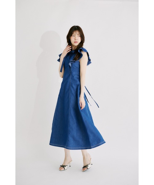 tocco closet(トッコ クローゼット)の「ボウタイリボン付きラッフルスリーブライトデニムワンピース(ワンピース・レディース・インディゴブルー/ブラック・M)」の20枚目の写真
