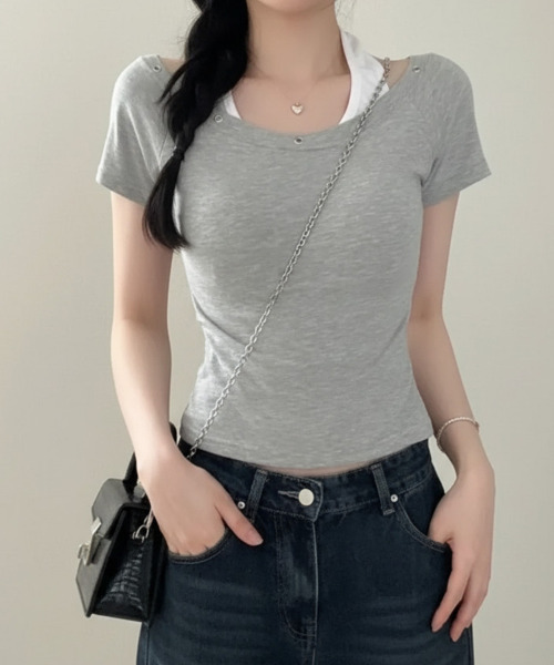 VIVID LADY(ビビッドレディー)の「ハトメホルター レイヤード風 半袖トップス(Tシャツ/カットソー・レディース・グレー/ブラック/ブルー・FREE)」の7枚目の写真