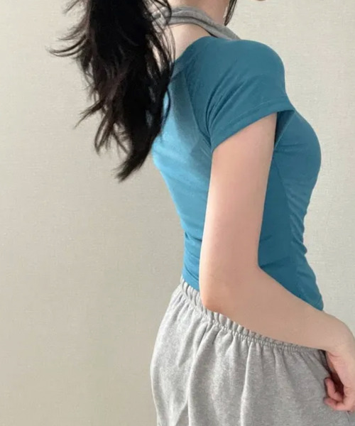 VIVID LADY(ビビッドレディー)の「ハトメホルター レイヤード風 半袖トップス(Tシャツ/カットソー・レディース・グレー/ブラック/ブルー・FREE)」の12枚目の写真