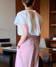 バックオープンデザインブロードブラウス