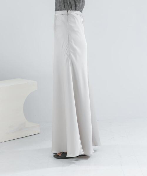 URBAN RESEARCH ROSSO WOMEN(アーバンリサーチ ロッソ)の「接触冷感 吸水速乾 サテンスカート(スカート・レディース・ブラック/ベージュ系その他・36/38)」の14枚目の写真