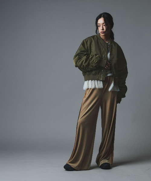 W:Huku（フーク）の「【W:Huku / ナイロンオックス】キルティング MA-1 / Nylon Oxford Quilted MA-1（MA-1・レディース・ブラック/カーキ/ライトベージュ・FREE）」の12枚目の写真