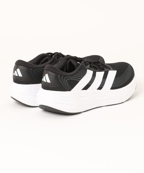 adidas(アディダス)の「adidas アディダス GALAXY 8 M WIDE【軽量/ワイド】メンズスニーカー ランニングシューズ(ギャラクシー8M) KK4183 コアブラック/フットウェアホワイト/カーボン(スニーカー・メンズ・ブラック×ホワイト・28.0cm/27.5cm/27.0cm/26.5cm/26.0cm/25.5cm/31cm/30.0cm/29.0cm)」の2枚目の写真
