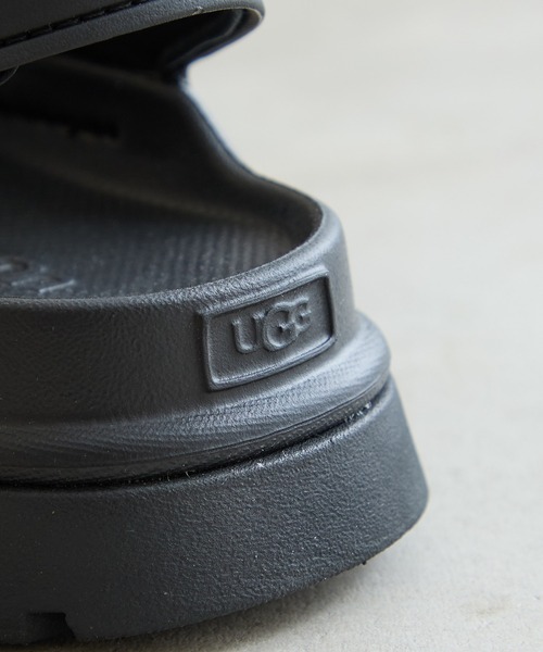 UGG(アグ)の「【UGG】K GOLDENGLOW ゴールデングロウ 厚底サンダル(サンダル・レディース・ベージュ/ブラック・23.5cm/24.5cm/22.5cm)」の9枚目の写真