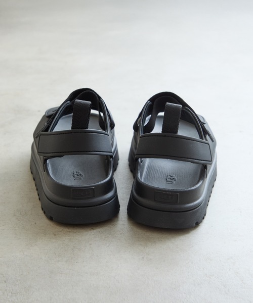 UGG(アグ)の「【UGG】K GOLDENGLOW ゴールデングロウ 厚底サンダル(サンダル・レディース・ベージュ/ブラック・23.5cm/24.5cm/22.5cm)」の5枚目の写真