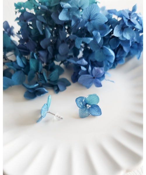 tone(トーン)の「【Tresor】紫陽花 ピアス(MA)(ピアス(両耳用)・レディース・ブルー系・FREE)」の3枚目の写真