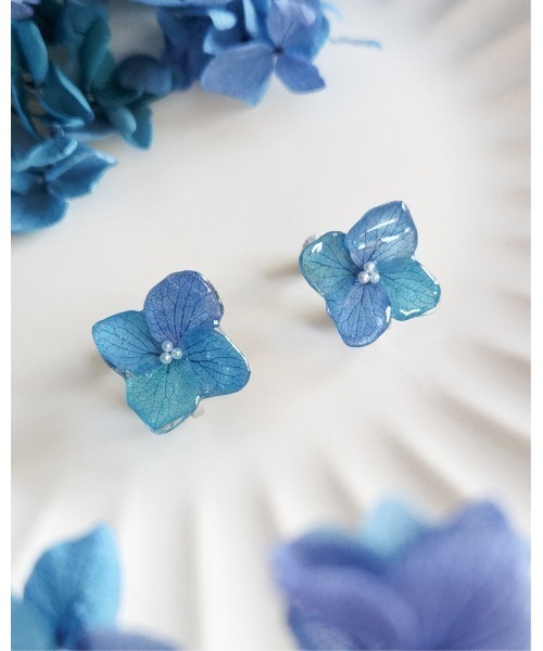 tone(トーン)の「【Tresor】紫陽花 ピアス(MA)(ピアス(両耳用)・レディース・ブルー系・FREE)」の5枚目の写真