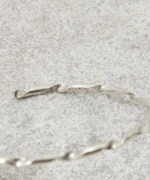 And A(アンドエー)の「And A アンドエー / SVPT BANGLE シルバー925プレーティングバングル / AA-BG-23(バングル/リストバンド・メンズ・シルバー・FREE)」の7枚目の写真