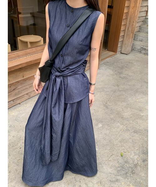 FAVORITO(ファヴォリート)の「ノースリーブトップススカートセットアップ(セットアップ・レディース・ブルー・S/M/L)」の1枚目の写真