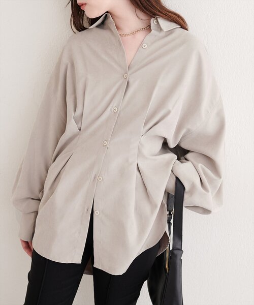 natural couture(ナチュラルクチュール)の「ピーチタックシャツ(シャツ/ブラウス・レディース・チャコールグレー/アイボリー/ブラウン・FREE)」の4枚目の写真