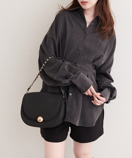 natural couture(ナチュラルクチュール)の「ピーチタックシャツ(シャツ/ブラウス・レディース・チャコールグレー/アイボリー/ブラウン・FREE)」の10枚目の写真