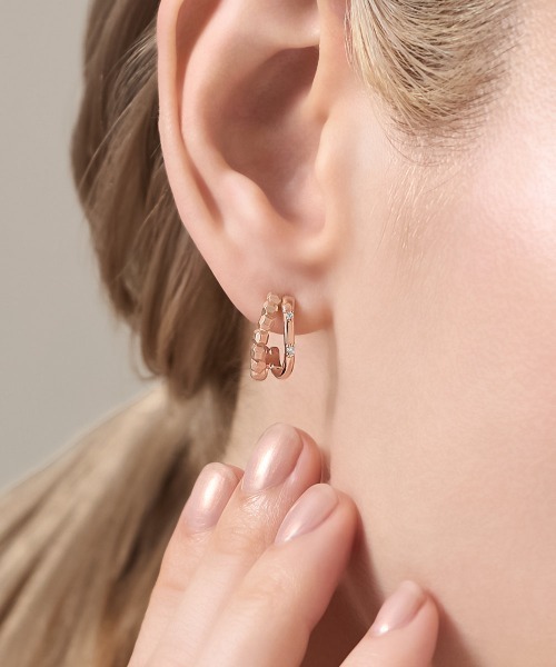 CANAL 4℃(カナルヨンドシー)の「【AUTUMN COLLECTION】シルバー カーブ ピアス(ピアス(両耳用)・レディース・ピンクゴールド・FREE)」の4枚目の写真