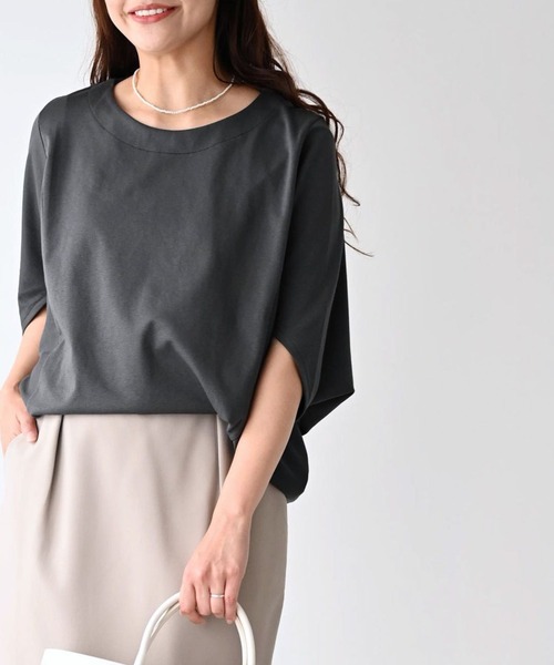 Ehre style(エーレスタイル)の「体型カバーをもっとおしゃれに。大人のお仕事Tシャツ(Tシャツ/カットソー・レディース・ホワイト/チャコールグレー/ブルー・FREE)」の2枚目の写真