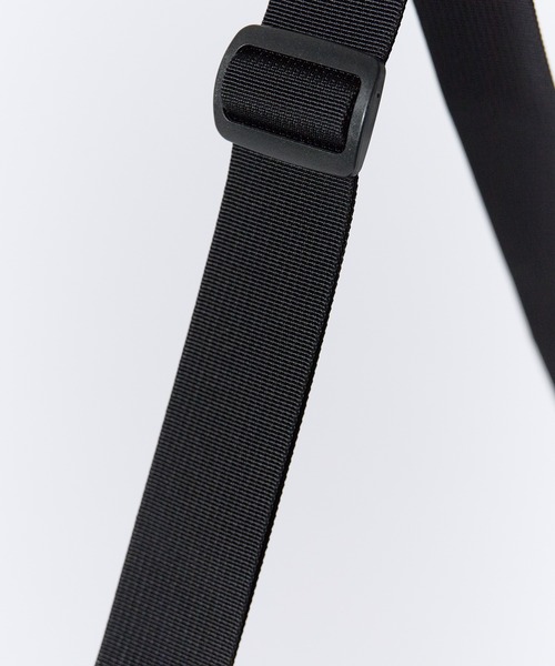 WHITE MOUNTAINEERING(ホワイトマウンテニアリング)の「White Mountaineering/ホワイトマウンテニアリング×BRIEFING/ブリーフィング WM×BRIEFING NEOCHROME CROSS BODY コラボアイテム ナイロン ショルダーバッグ ウエストバッグ メンズ アウトドア カジュアル 2026年秋冬 秋服(ショルダーバッグ・メンズ・ブラック・FREE)」の3枚目の写真