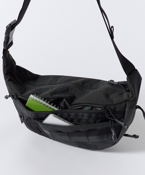 WHITE MOUNTAINEERING(ホワイトマウンテニアリング)の「White Mountaineering/ホワイトマウンテニアリング×BRIEFING/ブリーフィング WM×BRIEFING NEOCHROME CROSS BODY コラボアイテム ナイロン ショルダーバッグ ウエストバッグ メンズ アウトドア カジュアル 2026年秋冬 秋服(ショルダーバッグ・メンズ・ブラック・FREE)」の13枚目の写真