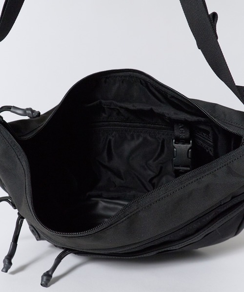 WHITE MOUNTAINEERING(ホワイトマウンテニアリング)の「White Mountaineering/ホワイトマウンテニアリング×BRIEFING/ブリーフィング WM×BRIEFING NEOCHROME CROSS BODY コラボアイテム ナイロン ショルダーバッグ ウエストバッグ メンズ アウトドア カジュアル 2026年秋冬 秋服(ショルダーバッグ・メンズ・ブラック・FREE)」の11枚目の写真