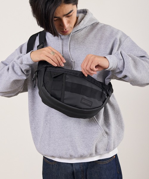 WHITE MOUNTAINEERING(ホワイトマウンテニアリング)の「White Mountaineering/ホワイトマウンテニアリング×BRIEFING/ブリーフィング WM×BRIEFING NEOCHROME CROSS BODY コラボアイテム ナイロン ショルダーバッグ ウエストバッグ メンズ アウトドア カジュアル 2026年秋冬 秋服(ショルダーバッグ・メンズ・ブラック・FREE)」の22枚目の写真