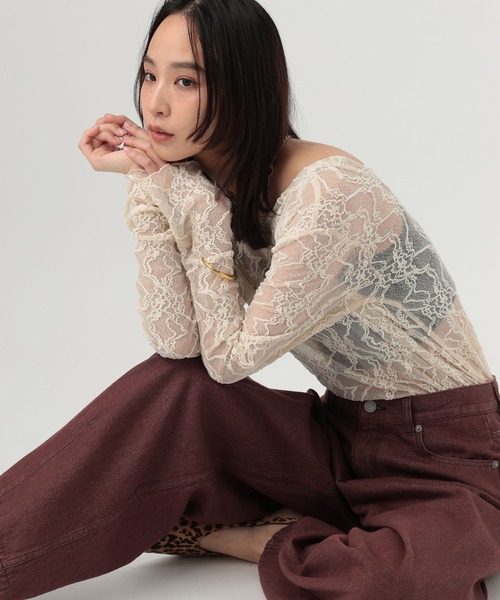 BAYFLOW（ベイフロー）の「[前後2WAY仕様]フレアスリーブモールレーストップス（Tシャツ/カットソー・レディース・オフホワイト・FREE）」の9枚目の写真
