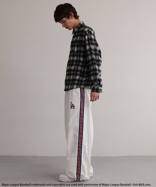 BACK TO THE FIELD（バック トゥー ザ フィールド）の「【MLB】Embroidered Shirt（シャツ/ブラウス・メンズ・ブラウン系/ブルー/ブラック系・MEDIUM/LARGE）」の18枚目の写真