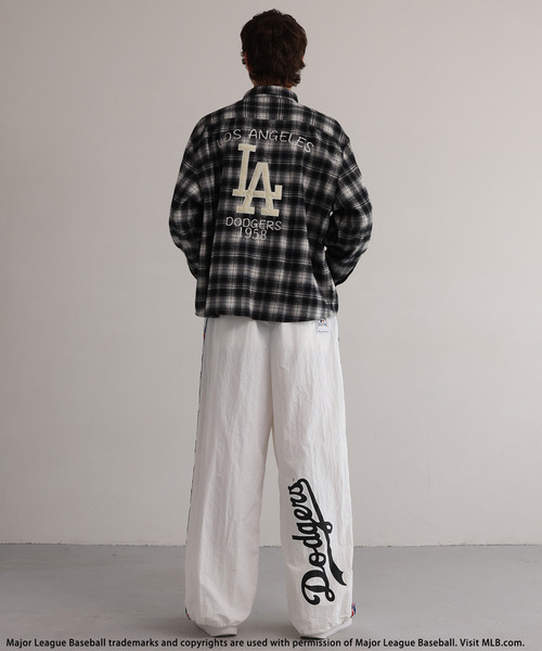 BACK TO THE FIELD（バック トゥー ザ フィールド）の「【MLB】Embroidered Shirt（シャツ/ブラウス・メンズ・ブラウン系/ブルー/ブラック系・MEDIUM/LARGE）」の19枚目の写真