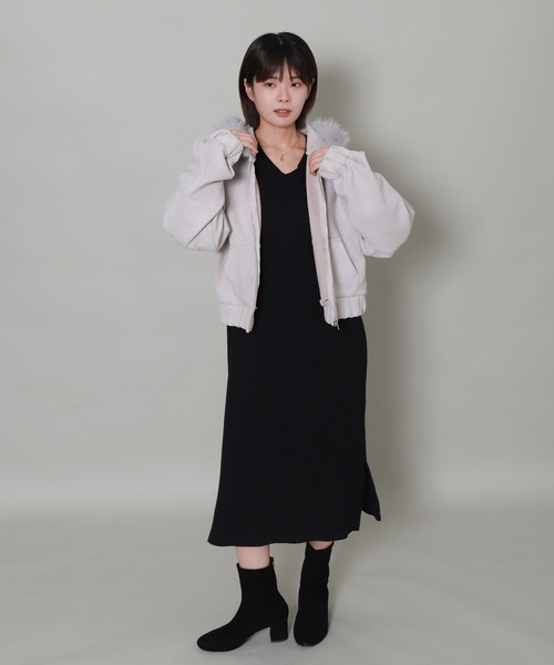 libelle more(リベル モア)の「フェイクスエードファー付きフードショートブルゾン(ブルゾン・レディース・スモークピンク/アイボリー/チャコールグレー/グレー・L/M)」の12枚目の写真