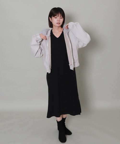 libelle more(リベル モア)の「フェイクスエードファー付きフードショートブルゾン(ブルゾン・レディース・スモークピンク/アイボリー/チャコールグレー/グレー・L/M)」の13枚目の写真