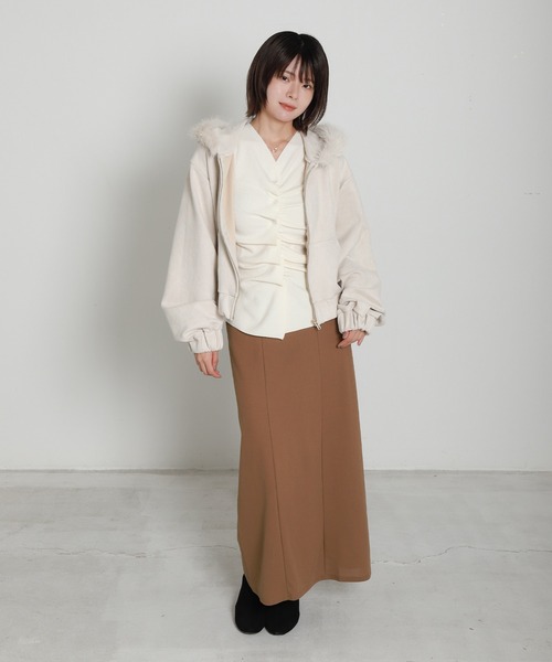 libelle more(リベル モア)の「フェイクスエードファー付きフードショートブルゾン(ブルゾン・レディース・スモークピンク/アイボリー/チャコールグレー/グレー・L/M)」の19枚目の写真