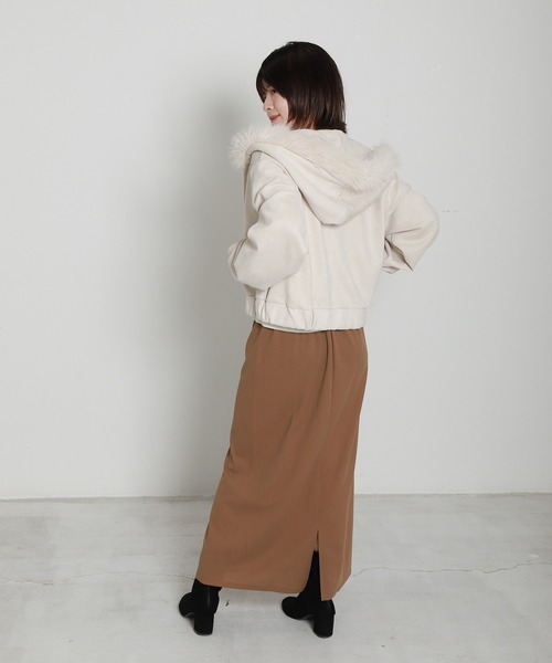 libelle more(リベル モア)の「フェイクスエードファー付きフードショートブルゾン(ブルゾン・レディース・スモークピンク/アイボリー/チャコールグレー/グレー・L/M)」の22枚目の写真