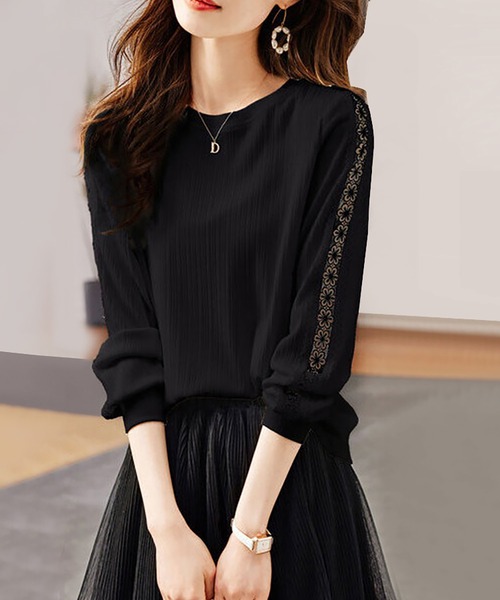 Doux Belle(ドゥーベル)の「シアーレーススリーブトップス(Tシャツ/カットソー・レディース・ブラック/ホワイト・MEDIUM/LARGE)」の11枚目の写真