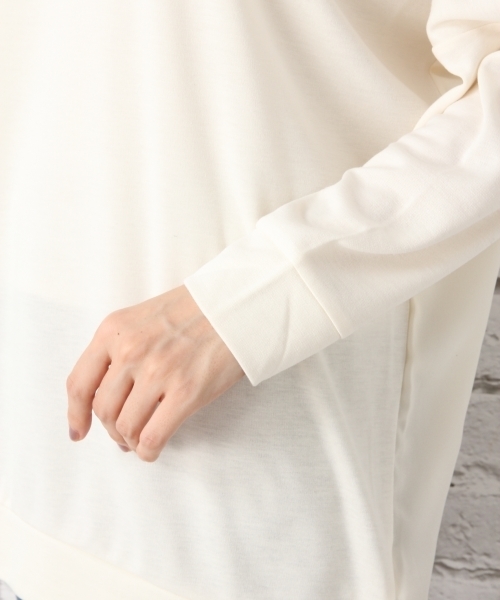 LEPSIM（レプシィム）の「ポンチドレープ2WAYプルオーバー　734938（Tシャツ/カットソー・レディース・アイボリー/ブラック/レッドパープル・FREE）」の5枚目の写真