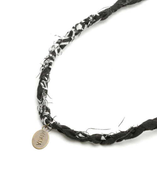 mikia（ミキア）の「【MIKIA】NECKLACE TRADE（ネックレス・メンズ・レッド/ブラック・FREE）」の3枚目の写真