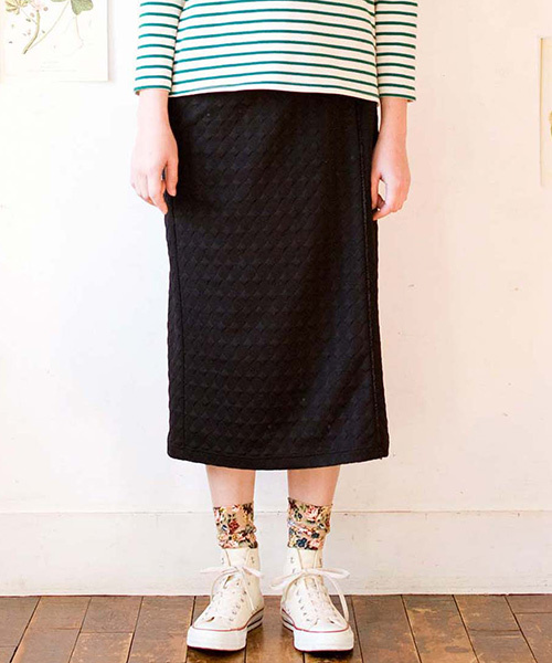 シロップ.(シロップ.)の「きれいIラインのカットソータイトスカート(スカート・レディース・クリーム/ブラック・MEDIUM/SMALL/LARGE/X-LARGE/XX-LARGE)」の2枚目の写真