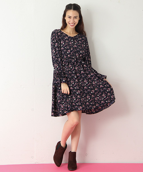 Honeys（ハニーズ）の「花柄ワンピース（ワンピース・レディース・ブラック系その他/ブルー系その他/レッド系その他・M/L）」の17枚目の写真