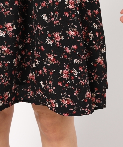 Honeys（ハニーズ）の「花柄ワンピース（ワンピース・レディース・ブラック系その他/ブルー系その他/レッド系その他・M/L）」の5枚目の写真