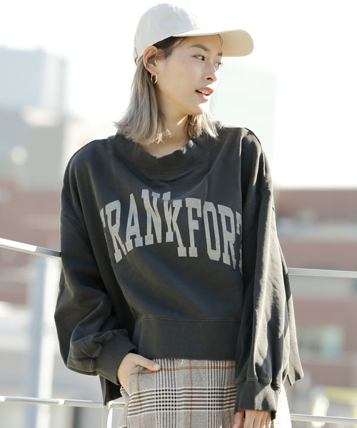 DOUBLE NAME（ダブルネーム）の「ピグメントＢＩＧオフショル裏毛プルオーバー（Tシャツ/カットソー・レディース・ライトグレー/ブラック/グリーン・FREE）」の2枚目の写真