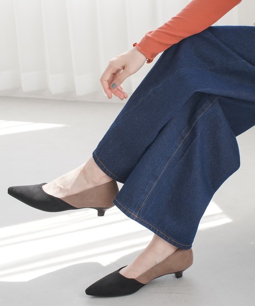 AmiAmi（アミアミ）の「バイカラー3cmヒールパンプス（パンプス・レディース・オレンジ/シルバーグレー/ベージュ系その他/レッド系その他/ブルー系その他3/ブラック系その他/レッド系その他2/ベージュ系その他2/ブラック/パイソン/ブルー系その他/ブラック系その他2/ホワイト系その他/ベージュ/ホワイト×ネイビー/ブラック系その他3/ブラウン系その他/ゴールド/シルバー系その他/ブラウン/アイボリー/ゼブラ/アニマル/ベージュ系その他3/グリーン/シルバー/ホワイト系その他2/ブロンズ・35/38/39/34/36/37/40）」の6枚目の写真