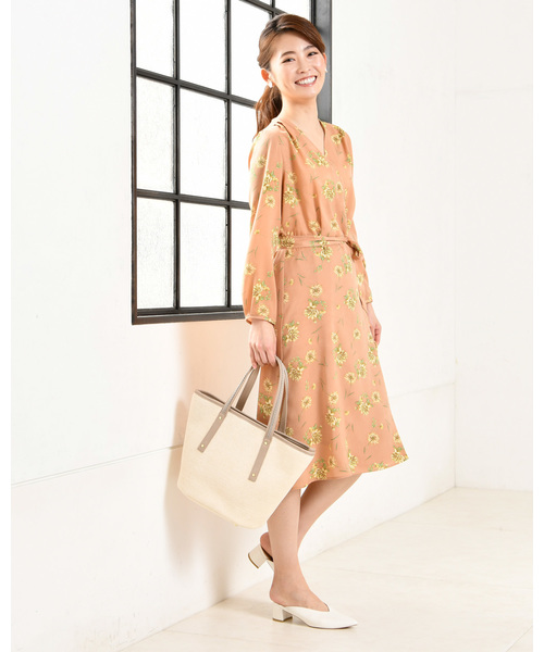 un dix cors（アンディコール）の「ピーチサテンプリントワンピース（ワンピース・レディース・アイボリー/ピンク・ﾌﾘ-）」の5枚目の写真