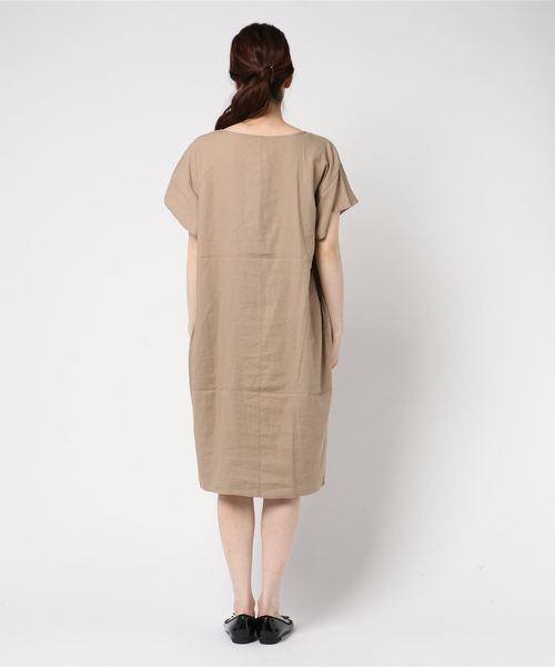 AMERICAN HOLIC（アメリカンホリック）の「・Vネックサックワンピース（ワンピース・レディース・チャコールグレー/ベージュ/ブルー・FREE）」の15枚目の写真