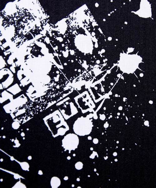 ８(eight)（エイト）の「ニュースペーパー柄 7分袖シャツ コットン（シャツ/ブラウス・メンズ・ホワイト/ブラック・MEDIUM/LARGE/X-LARGE）」の4枚目の写真