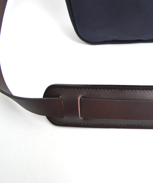 ROOPTOKYO（ループトウキョウ）の「FILSON / フィルソン オリジナルブリーフケース ORIGINAL BRIEAF CASE（ビジネスバッグ・メンズ・ネイビー/タン・FREE）」の16枚目の写真