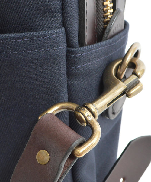 ROOPTOKYO（ループトウキョウ）の「FILSON / フィルソン オリジナルブリーフケース ORIGINAL BRIEAF CASE（ビジネスバッグ・メンズ・ネイビー/タン・FREE）」の18枚目の写真