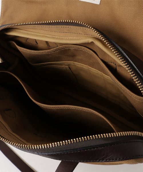 ROOPTOKYO（ループトウキョウ）の「FILSON / フィルソン オリジナルブリーフケース ORIGINAL BRIEAF CASE（ビジネスバッグ・メンズ・ネイビー/タン・FREE）」の4枚目の写真