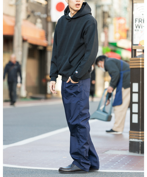 Russell Athletic(ラッセルアスレティック)の「【RUSSELL for ADAM ET ROPE'】ビッグシルエットパーカー(スウェット・メンズ・キナリ/ブラック/ダークブラウン/ピンク・M/L)」の2枚目の写真