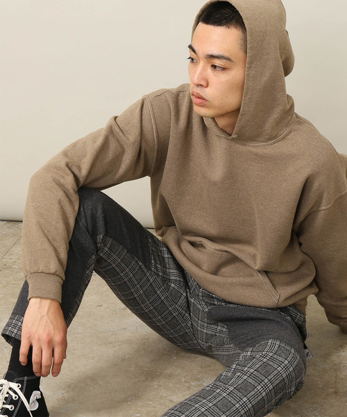 Russell Athletic(ラッセルアスレティック)の「【RUSSELL for ADAM ET ROPE'】ビッグシルエットパーカー(スウェット・メンズ・キナリ/ブラック/ダークブラウン/ピンク・M/L)」の20枚目の写真
