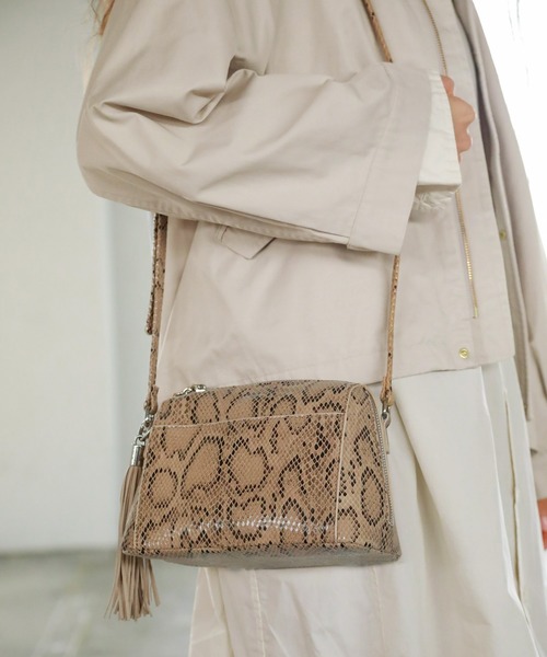 niko and...（ニコアンド）の「オリジナルタッセルお財布ショルダーバッグ（ショルダーバッグ・レディース・ベージュ/グリーン/ブラック/ライトブラウン/スカイブルー/その他1/パープル/オフホワイト/イエロー・FREE/0）」の9枚目の写真