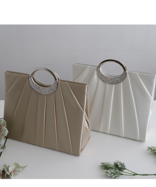 Cupid Heart（キューピッドハート）の「【Cupid Heart】結婚式バッグ ビジューハンドルプリーツバッグ（クラッチバッグ・レディース・ブラック/ライトグレー/ベージュ/ホワイト・MEDIUM）」の15枚目の写真