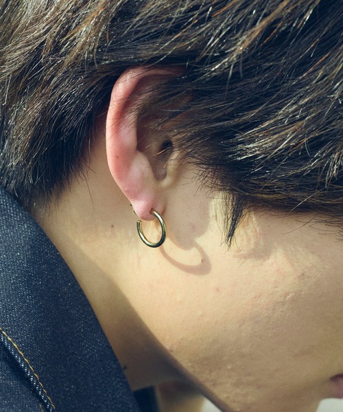 Vaya Con Dios（ヴァヤコンディオス）の「【VayaConDios/ヴァヤコンディオス】ステンレス製O字フープピアス（ピアス（片耳用）・メンズ・シルバー/ブラック/ピンクゴールド/ゴールド・FREE）」の3枚目の写真