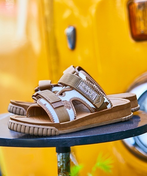 SHAKA（シャカ）の「2020年モデル・別注カラー有【SHAKA / シャカ】CHILLOUT COWHAIR（サンダル・レディース・ブラック/その他/ゼブラ・11/4/6/8/10/9/5/7）」の2枚目の写真